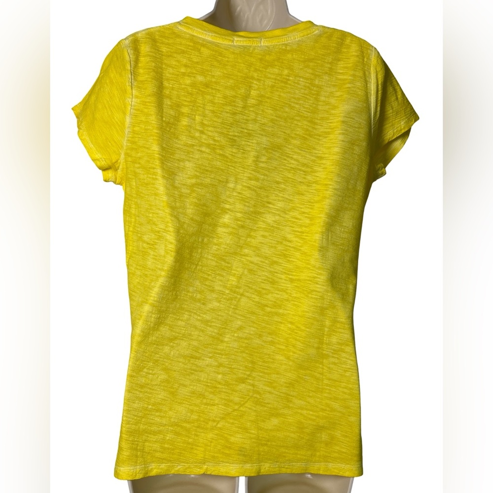 Gap Women’s Favorite T Shirt V Neck Yellow Lunar Wash Short Sleeve NWT SZ L - Picture 2 of 5
